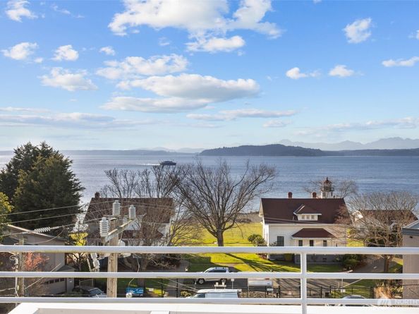 3200 Alki Avenue SW 301, Seattle WA 98116