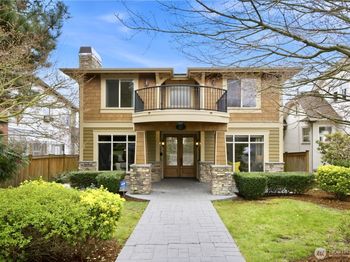 217 7th Avenue W