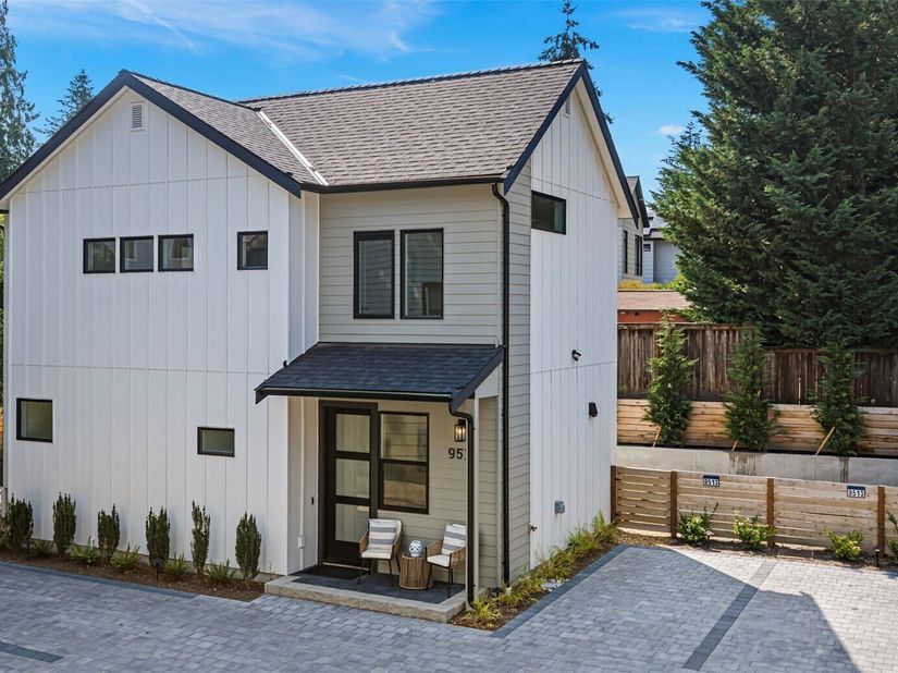 9513 132nd Avenue NE, Kirkland WA 98033