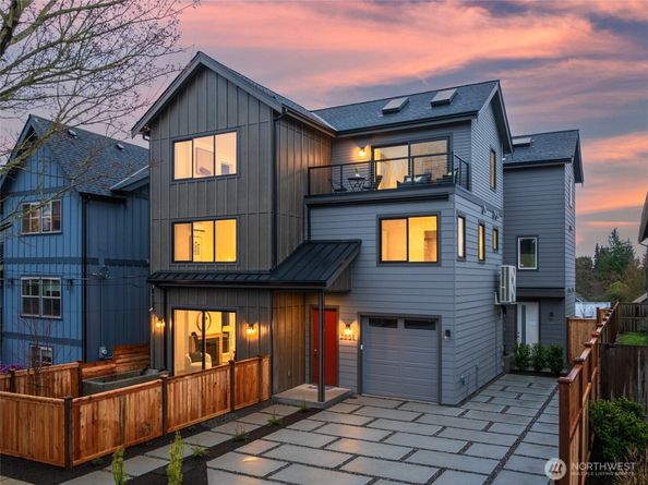 2851 NW 70th Street, Seattle WA 98117