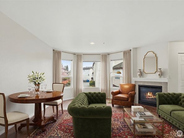 8823 Holly Drive 502, Everett WA 98208