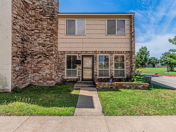 3626  Holly Tree Trail , Garland Texas 75044
