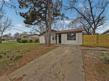 802  Nl Robinson Drive 