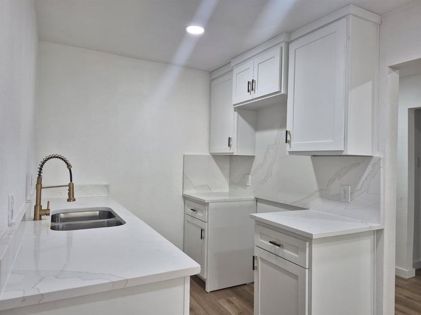 5057  Ridglea Lane  1107, Fort Worth Texas 76116