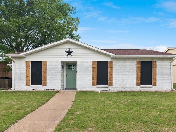 7426  Cloverglen Drive , Dallas Texas 75249