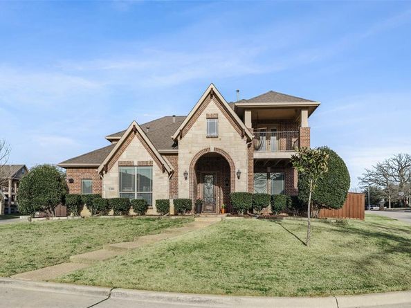 2300  Holder Drive , Euless Texas 76039