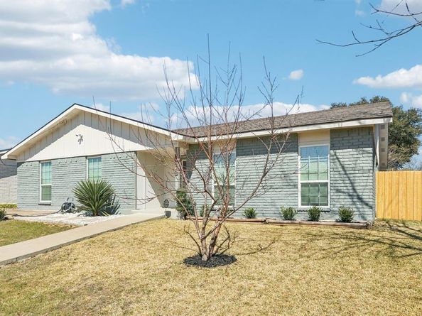 3235  Tres Logos Lane , Dallas Texas 75228