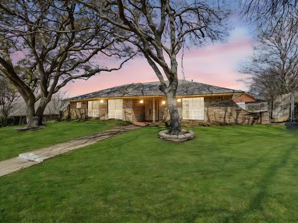 1716  Surrey Court , Garland Texas 75043