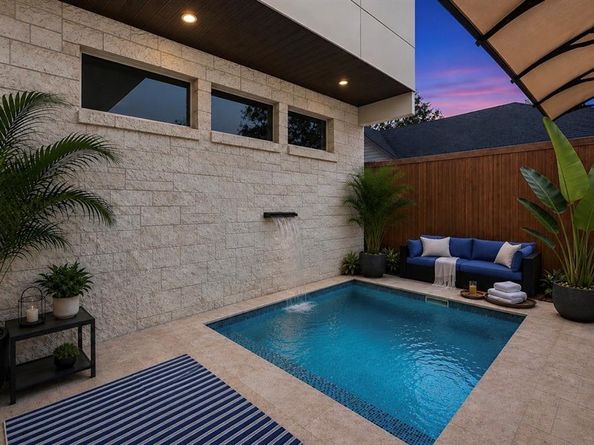6715  Tyree Street , Dallas Texas 75209