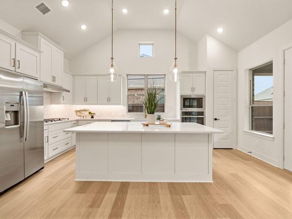 4821  Forest Crest Parkway , Arlington Texas 76005