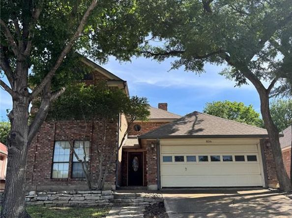 836  Lombardy Court , Fort Worth Texas 76112