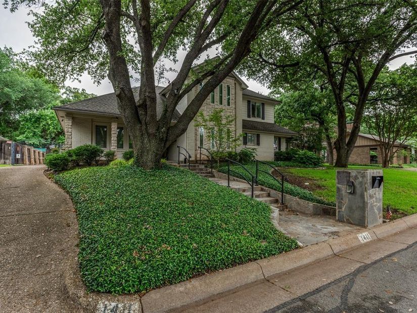 1411  Clubview Court , Arlington Texas 76013