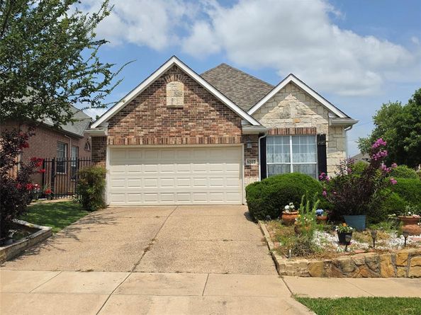 8207  Persimmon Street , Irving Texas 75063