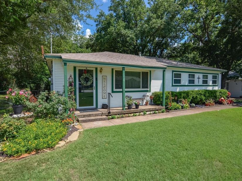 529  Lee Street , Cedar Hill Texas 75104