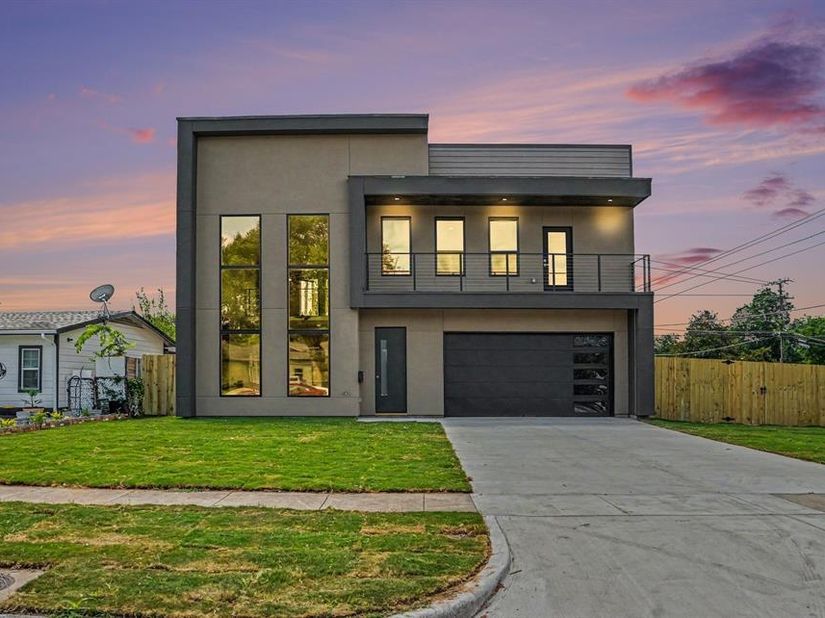 2506  Gross Road , Dallas Texas 75228