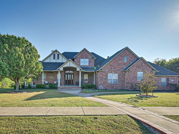 811  Mallard Pointe Drive , Grand Prairie Texas 75104
