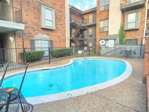 7025  Hemlock Avenue  209, Dallas Texas 75231