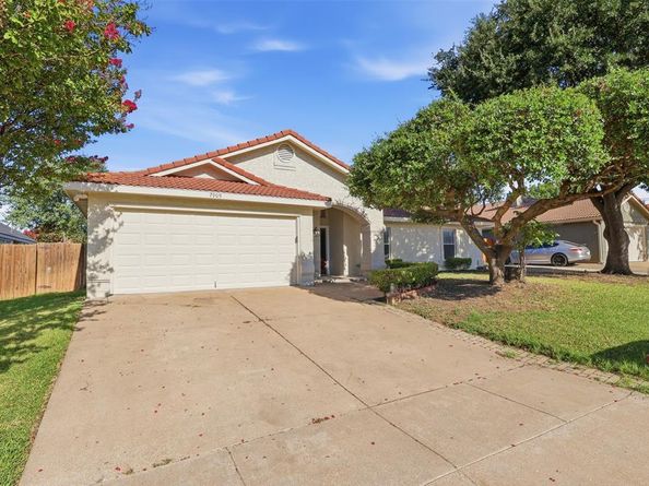 7909  Hayfield Court , Fort Worth Texas 76137