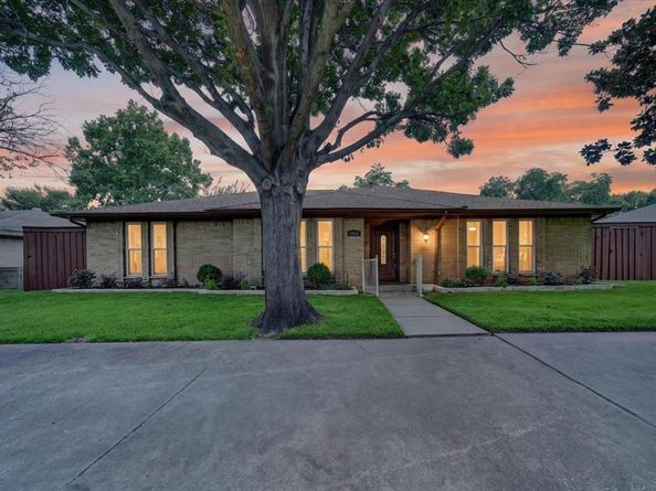2816  Pinehurst Drive , Plano Texas 75075