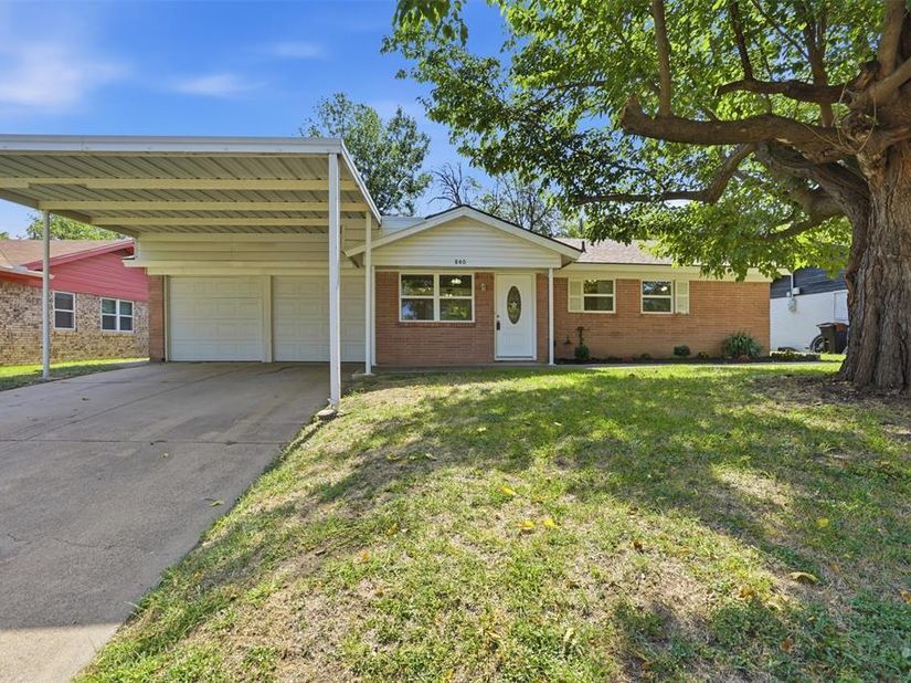 840  Crosby Avenue , White Settlement Texas 76108