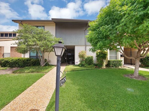 12574  Burninglog Lane , Dallas Texas 75243