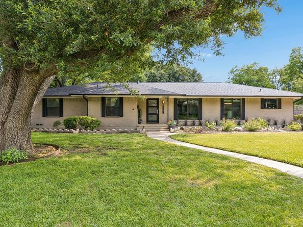 3040  Selma Lane , Farmers Branch Texas 75234