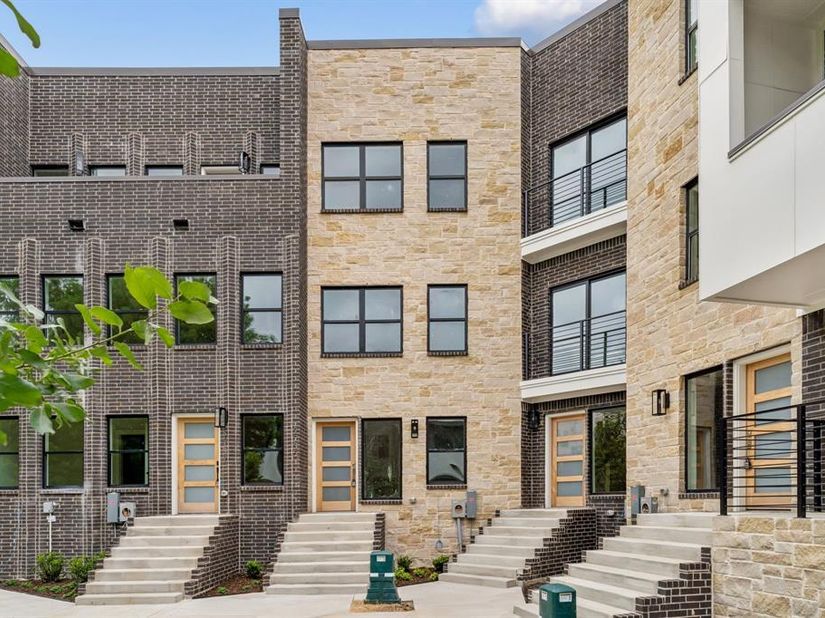 2735  Azalea Park Circle , Fort Worth Texas 76107