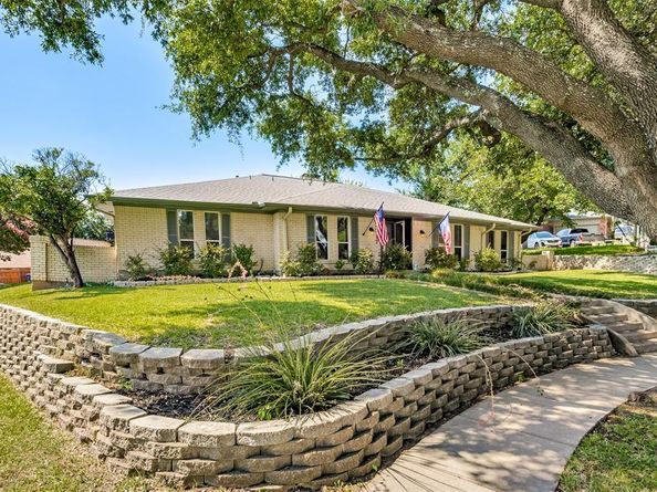 3217  Colonel Circle , Garland Texas 75043