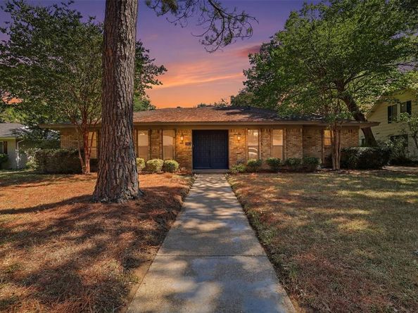 2115  Meadowlake Court , Arlington Texas 76013
