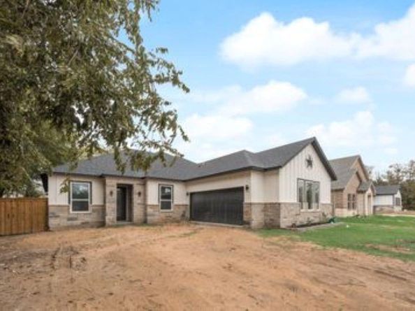 2729  Pike Drive , Lancaster Texas 75134