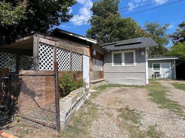 110 N Marlborough Avenue , Dallas Texas 75208