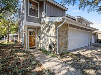 2920  Shady Lake Circle 