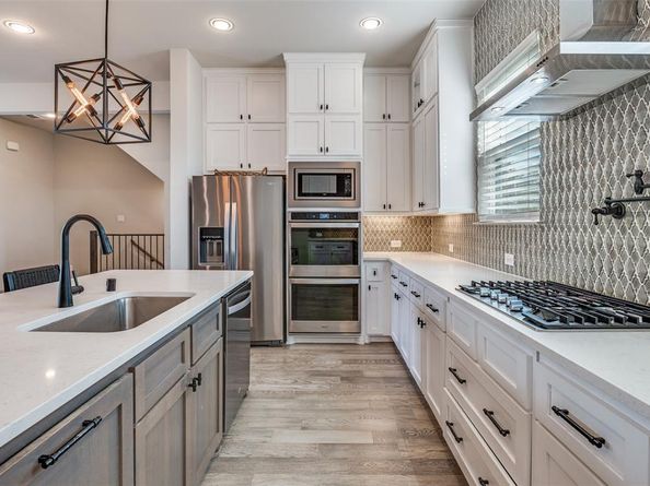 1434  Elevado Drive , Dallas Texas 75212