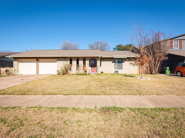 2005  Inverness Drive , Carrollton Texas 75007