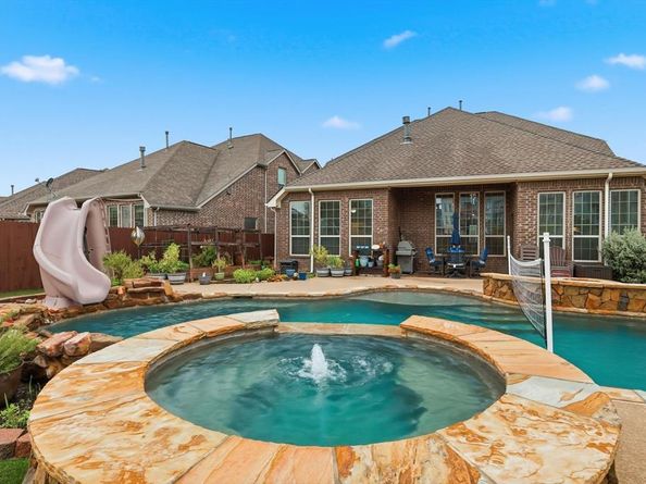 412  Dominion Street , Euless Texas 76039