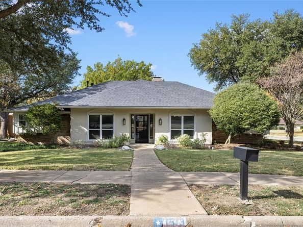1513  Carriage Lane , Garland Texas 75043