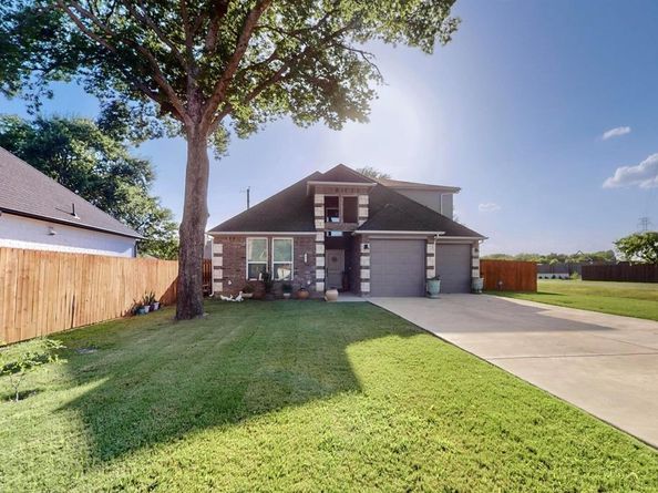 1901  Avenue E  , Grand Prairie Texas 75051