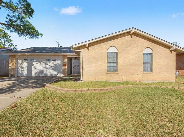 3417  Cavalier Court , Irving Texas 75062