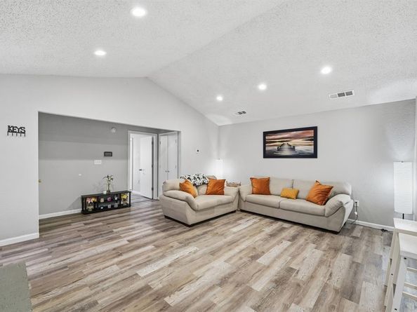 2306  Carol Good Lane , Carrollton Texas 75006