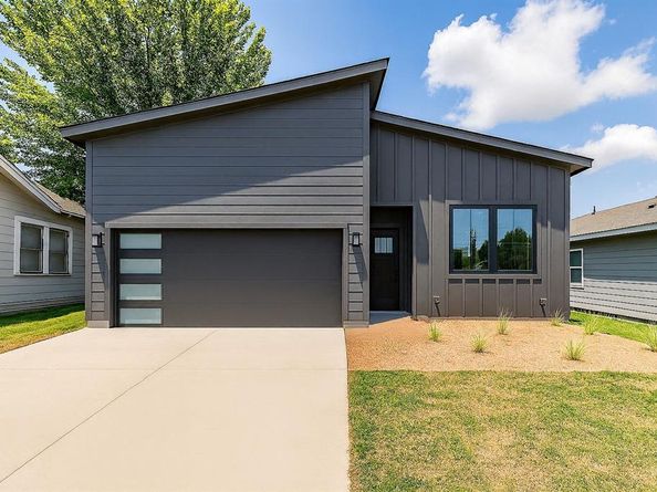 1402  Driess Street , Fort Worth Texas 76104