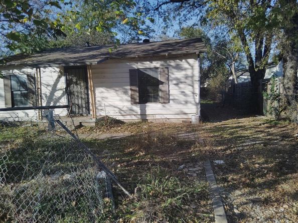 3805  Burton Avenue , Fort Worth Texas 76105