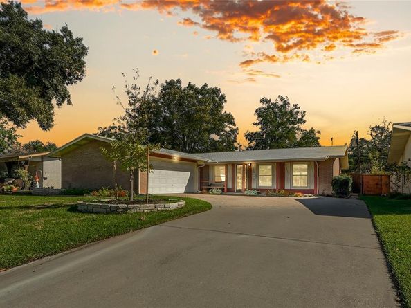 11832  High Valley Drive , Dallas Texas 75234