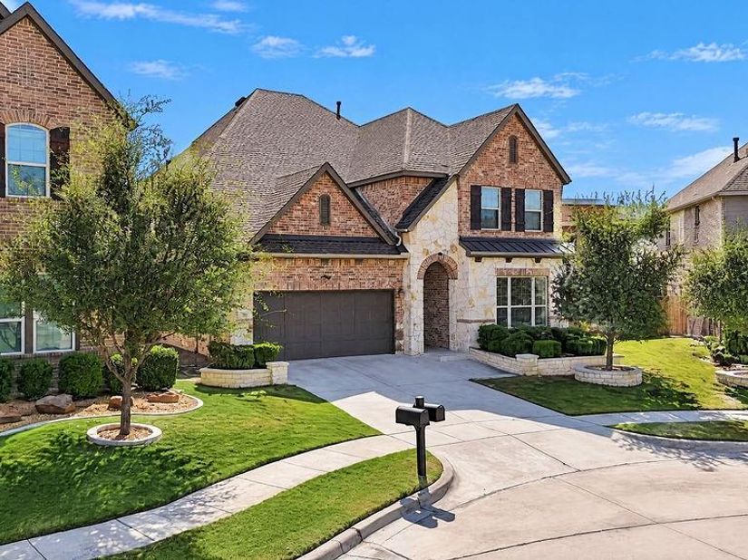 7840  Renderbrook Bend , Irving Texas 75063