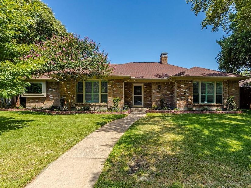 10139  Cherry Tree Drive , Dallas Texas 75243