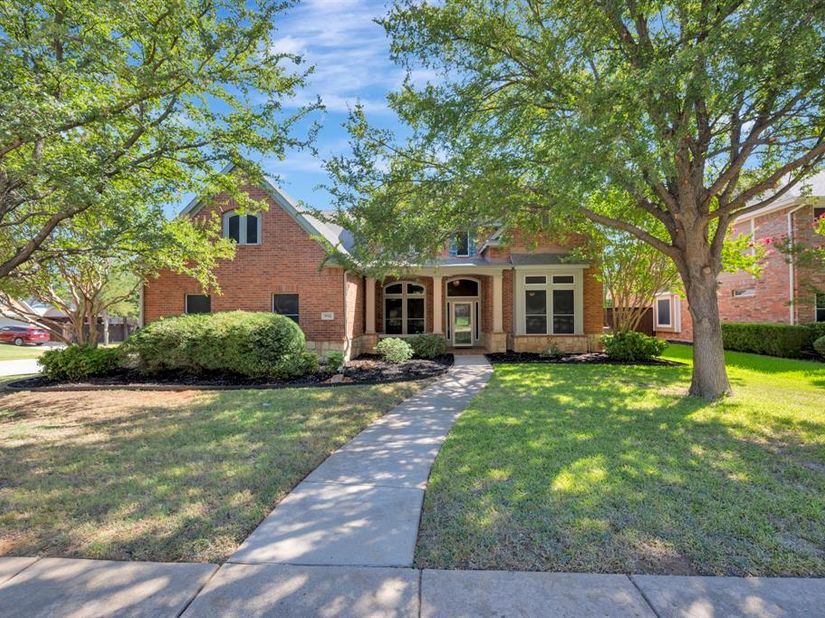 956  Water Oak Drive , Grapevine Texas 76051