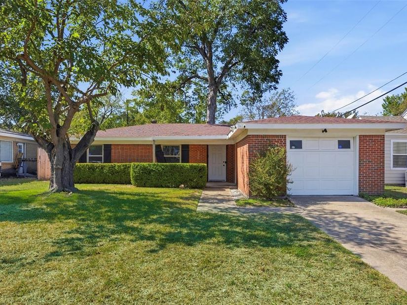 3558  Winston Road , Fort Worth Texas 76109
