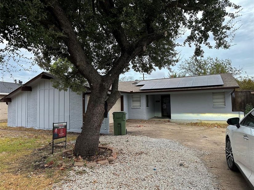 3709  Classic Drive , Garland Texas 75042