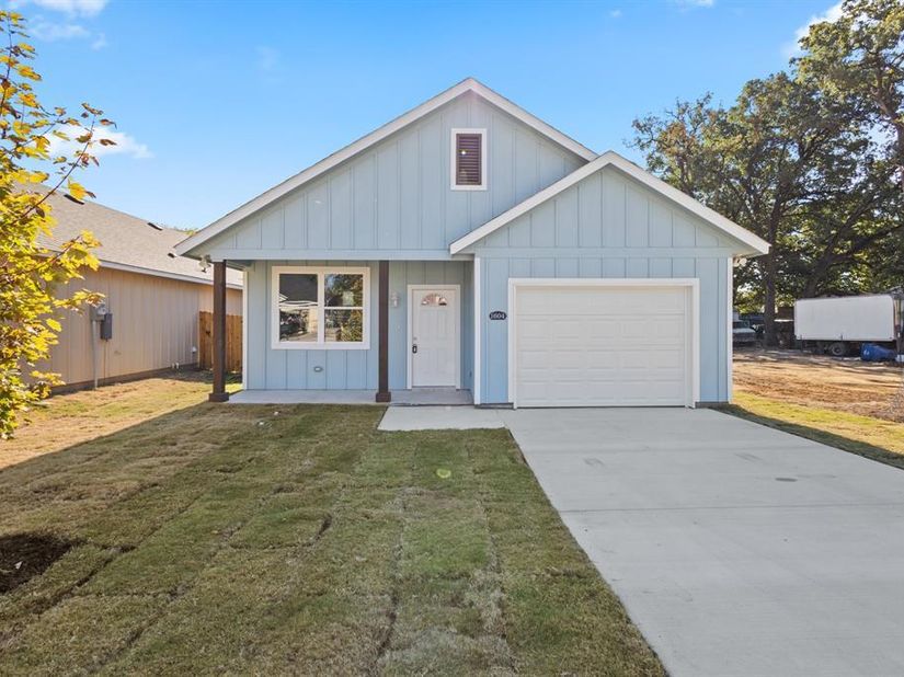 1604  Smoke Tree Lane , Dallas Texas 75253