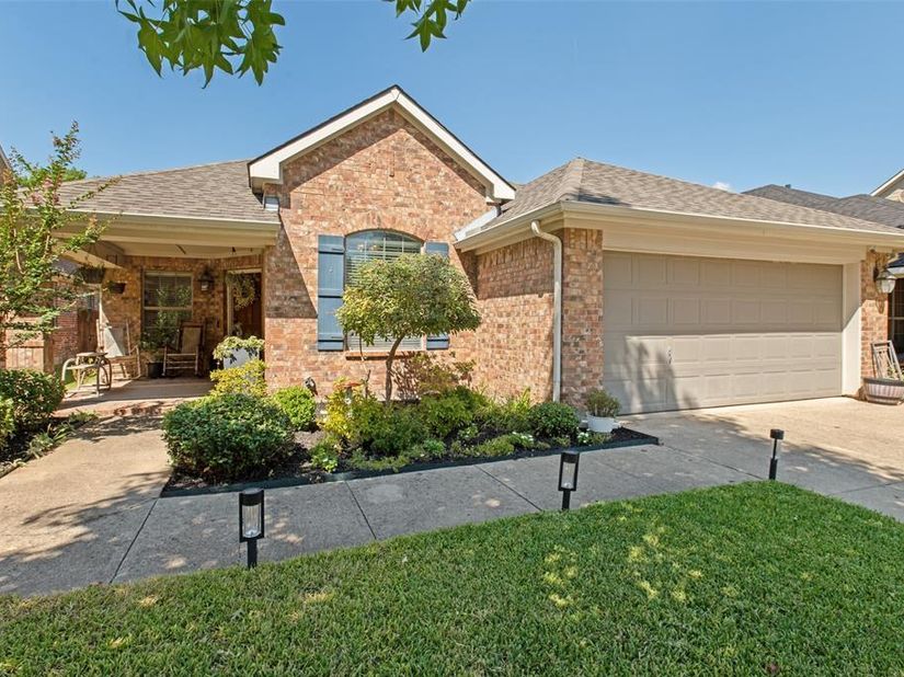 2944  Vacherie Lane , Dallas Texas 75227