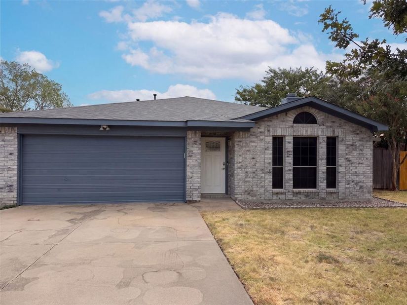 713  Buddy L Drive , Fort Worth Texas 76108